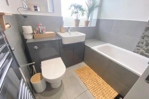 Bathroom.jpg