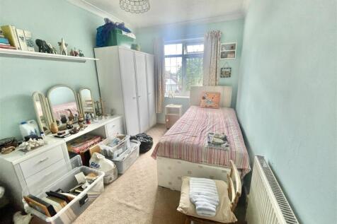 bedroom 3.jpg