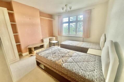 bedroom 2.1.jpg