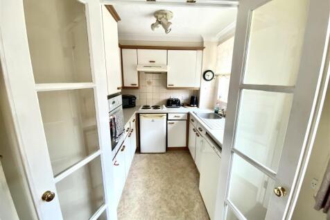 Kitchen 1.jpg