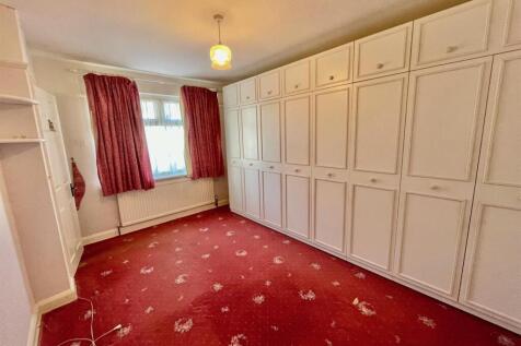 16 Sunnybank Road Bed 1.jpg