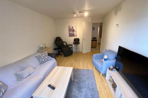Lounge pic 2.jpg