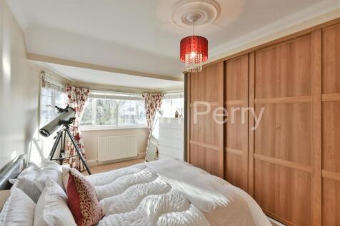 Bedroom 3 Pic 2.JPG