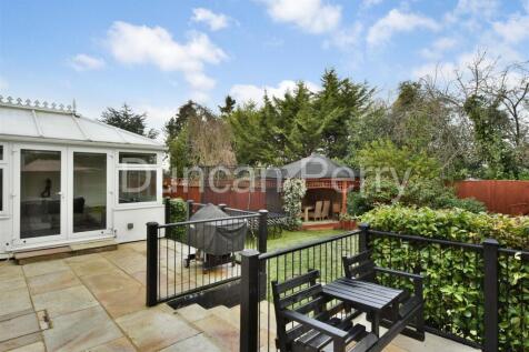 Patio to Garden.jpg