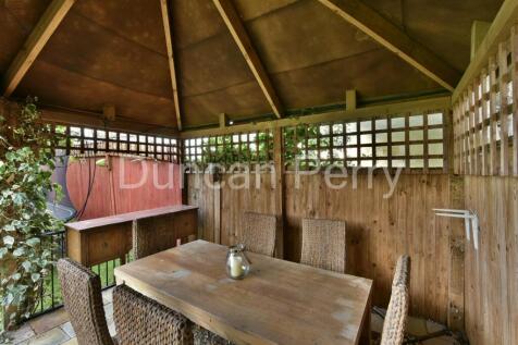Covered Patio area.JPG