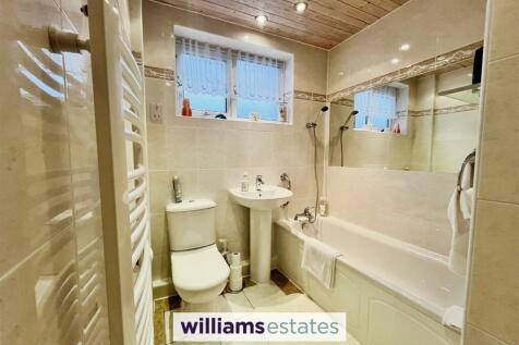 Ground Floor Bathroom