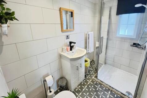 Annexe Shower Room