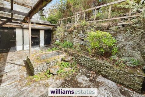 Rear courtyard