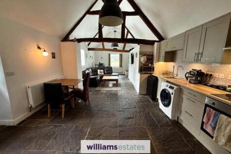 Kitchen/Living Area