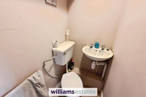 Cloak Room/W.C
