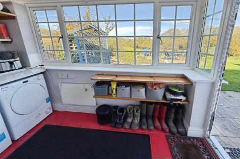 Porch / Utility Room