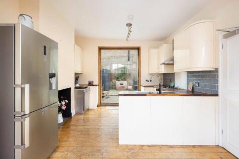 Living Room/Kitchen