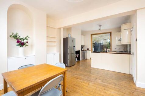 Living Room/Kitchen