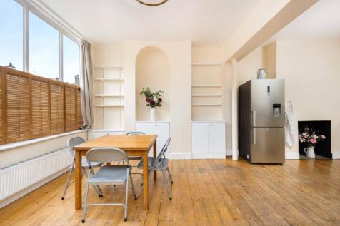 Living Room/Kitchen