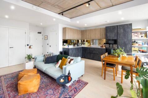 Living Room/Kitchen