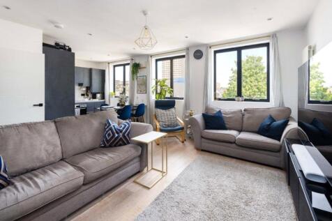 Living Room/Kitchen