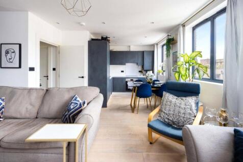 Living Room/Kitchen