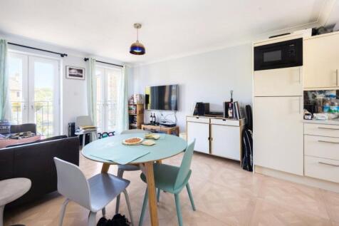 Living Room/Kitchen