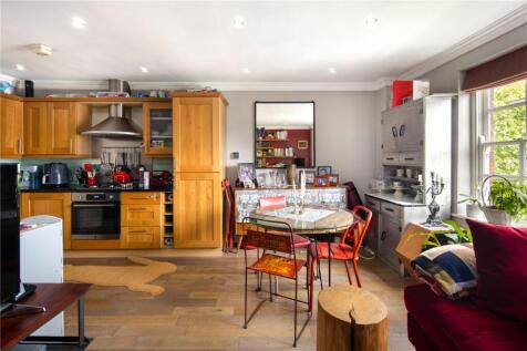 Living/Kitchen Area