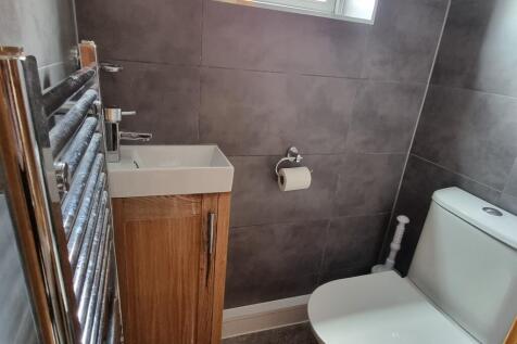 Cloakroom/wc