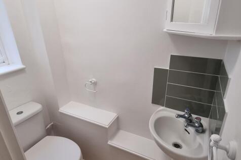 Cloakroom/wc