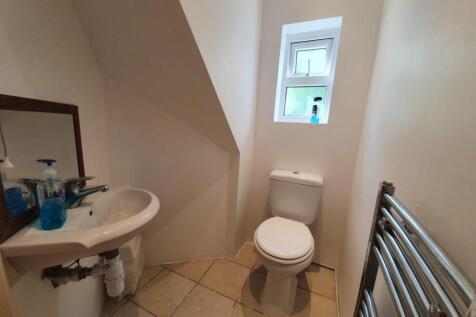 Cloakroom/wc