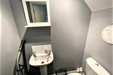Cloakroom/wc