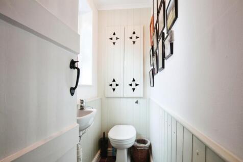 Cloakroom/wc