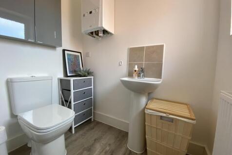 Cloakroom/wc