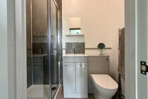 En-suite Bathroom
