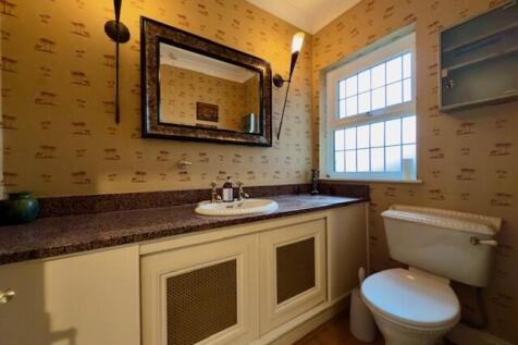 Cloakroom/wc