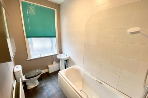 HOUSE  BATHROOM
