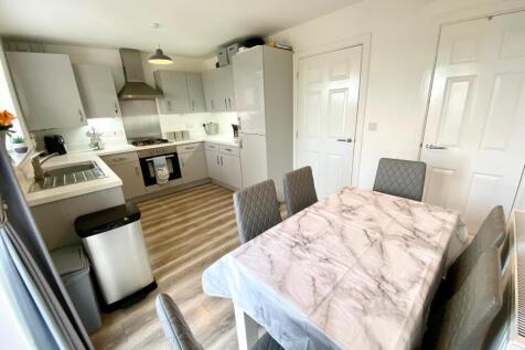 OPEN PLAN DINING KITCHEN