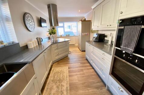 MODEN BREAKFAST KITCHEN
