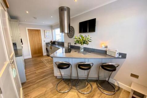 MODEN BREAKFAST KITCHEN