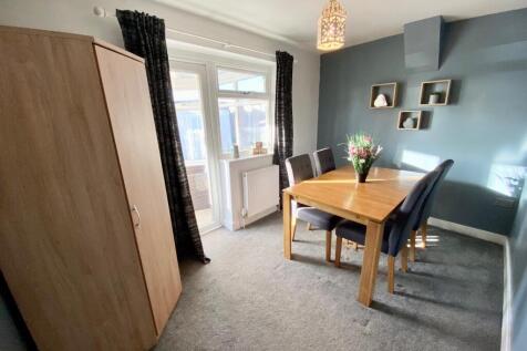 BEDROOM THREE/ DINING