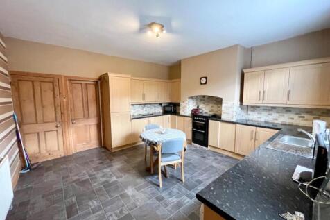 KITCHEN DINING ROOM