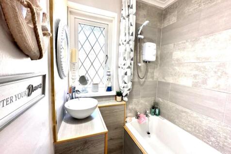 MODERN BATHROOM