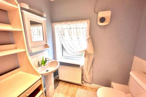 HOUSE BATHROOM
