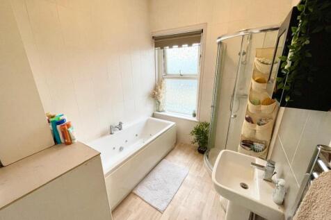 HOUSE BATHROOM