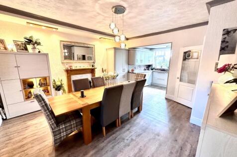 OPEN PLAN DINING KITCHEN