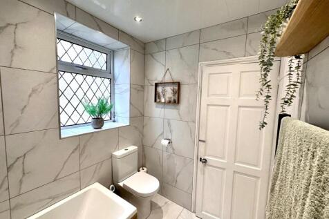 HOUSE BATHROOM