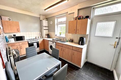 KITCHEN DINING