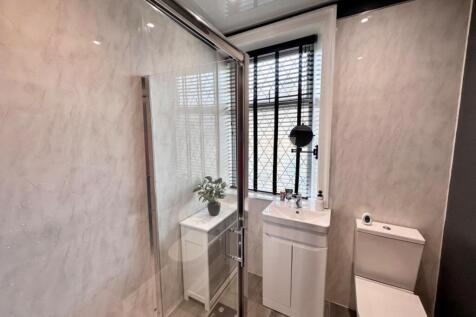 HOUSE BATHROOM