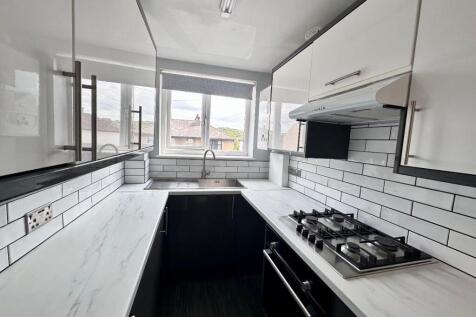 NEW FITTED KITCHEN