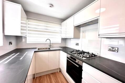 MODERN FITTED KITCEHN KITCHEN
