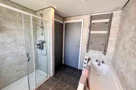HOUSE BATHROOM