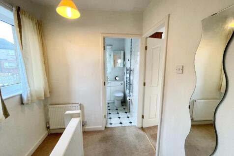 TO THE FIRST FLOOR LANDING