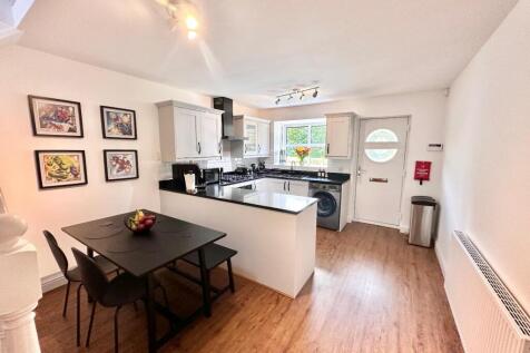 OPEN PLAN DINING KITCHEN
