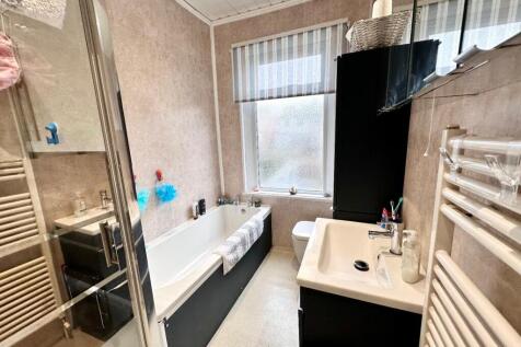 HOUSE BATHROOM